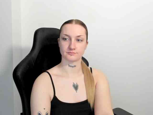 AlexaKisses