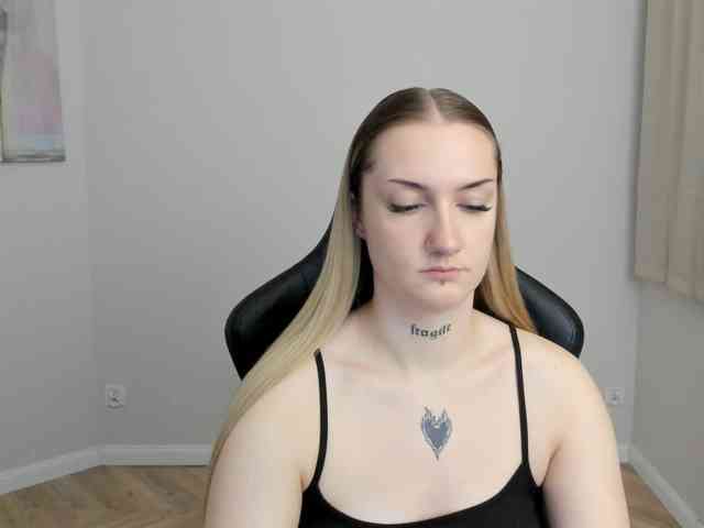 alexakisses's live room