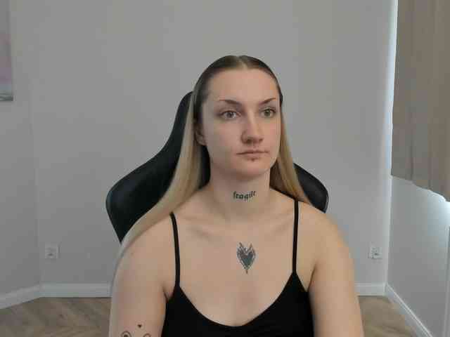AlexaKisses