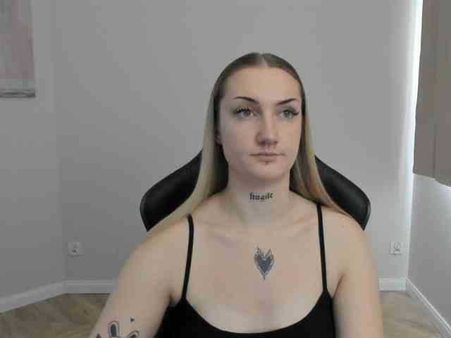 AlexaKisses
