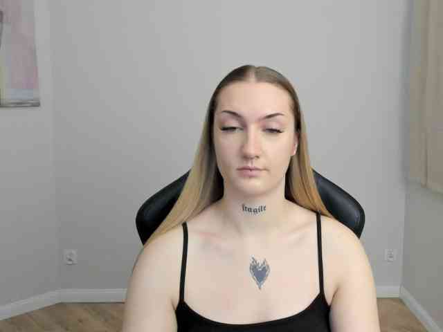 AlexaKisses