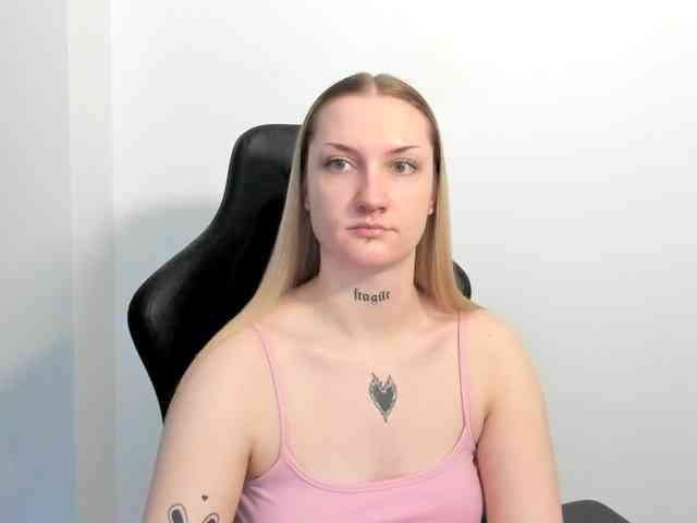 AlexaKisses
