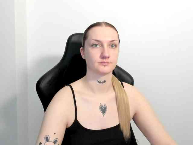 AlexaKisses