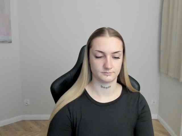 AlexaKisses