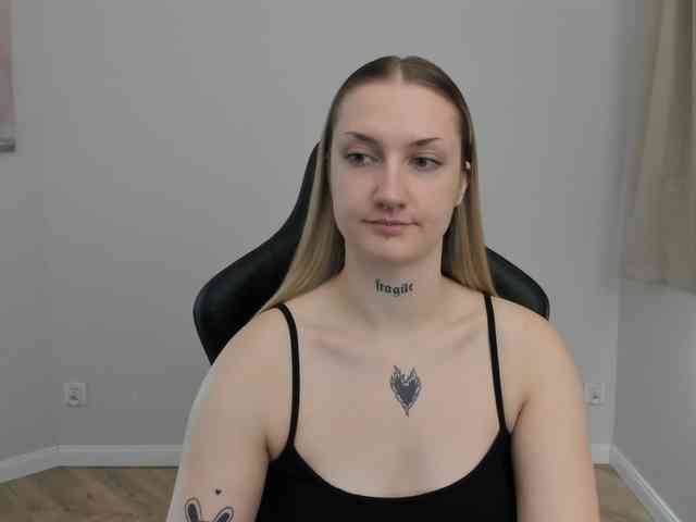 AlexaKisses