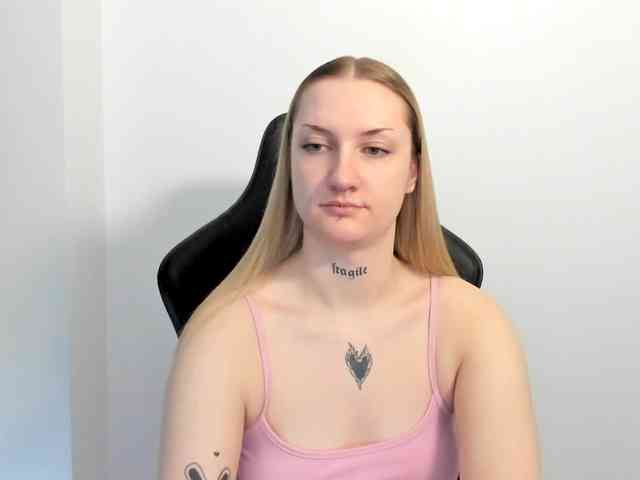 AlexaKisses