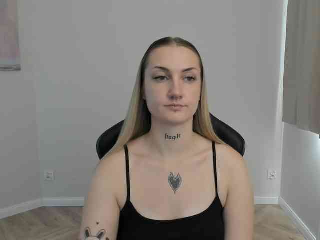 AlexaKisses