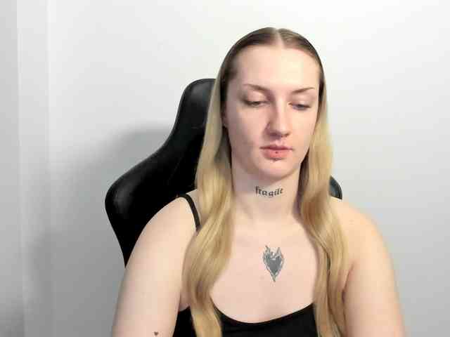 AlexaKisses
