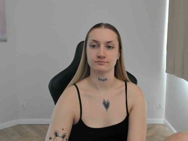 AlexaKisses