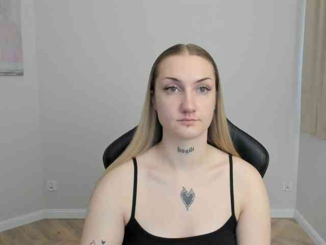 AlexaKisses