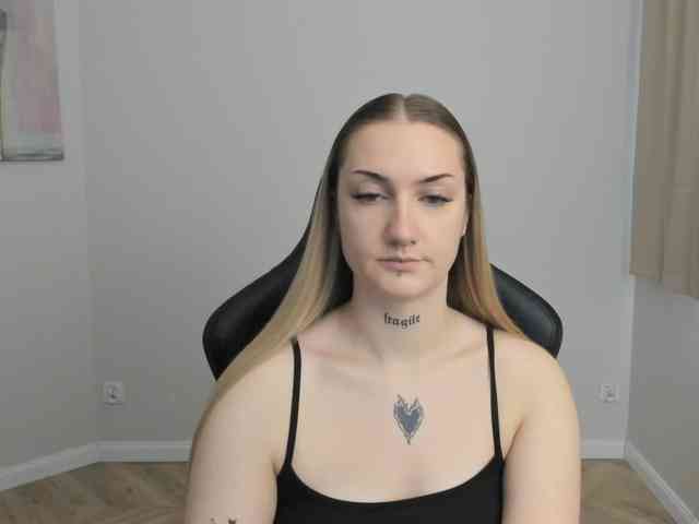 AlexaKisses