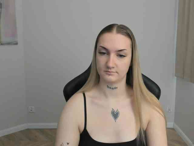 AlexaKisses