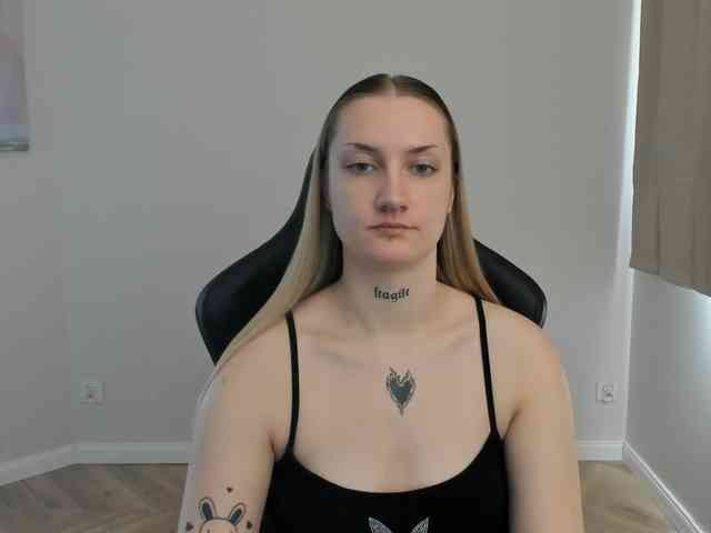 AlexaKisses