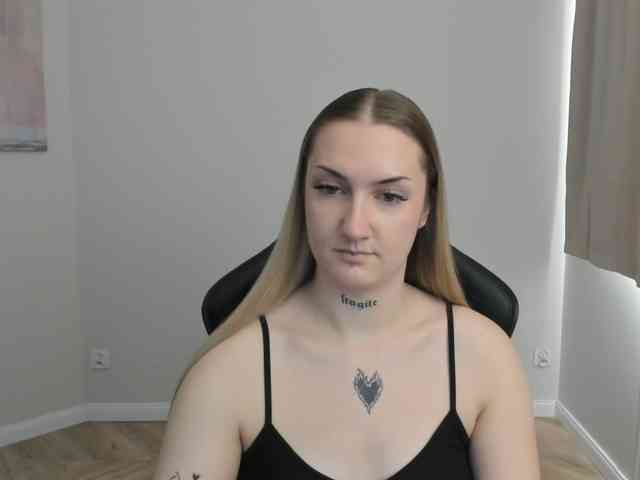 AlexaKisses