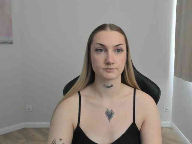 AlexaKisses