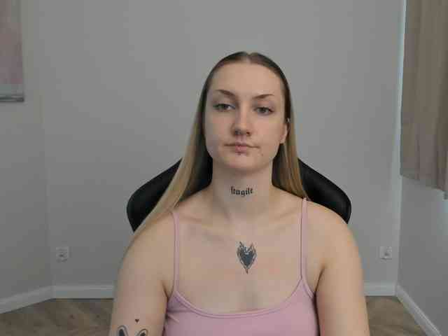 AlexaKisses Live Webcam on BongaCams