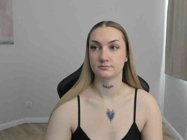 AlexaKisses