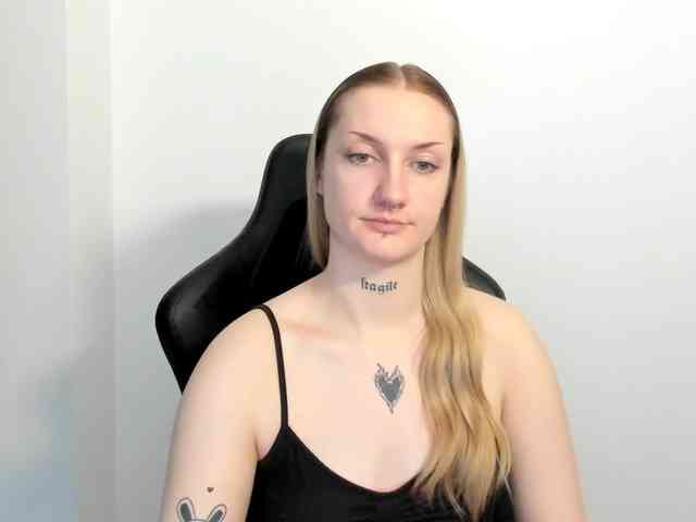 AlexaKisses