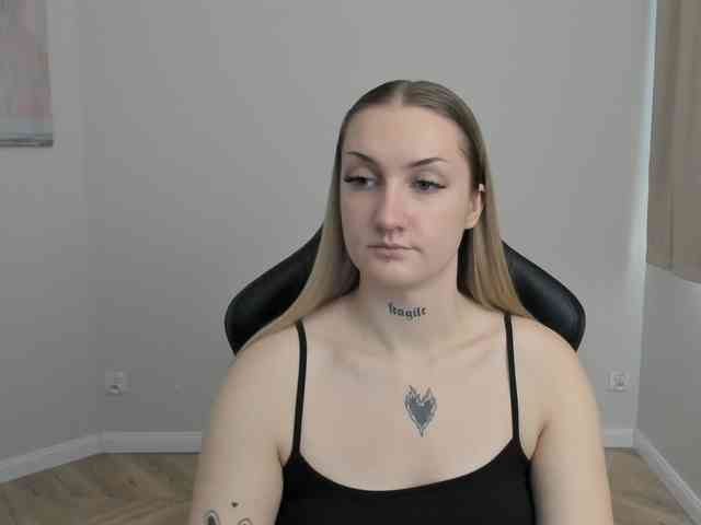 AlexaKisses