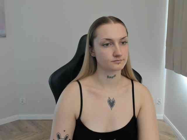 AlexaKisses