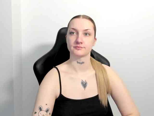 AlexaKisses