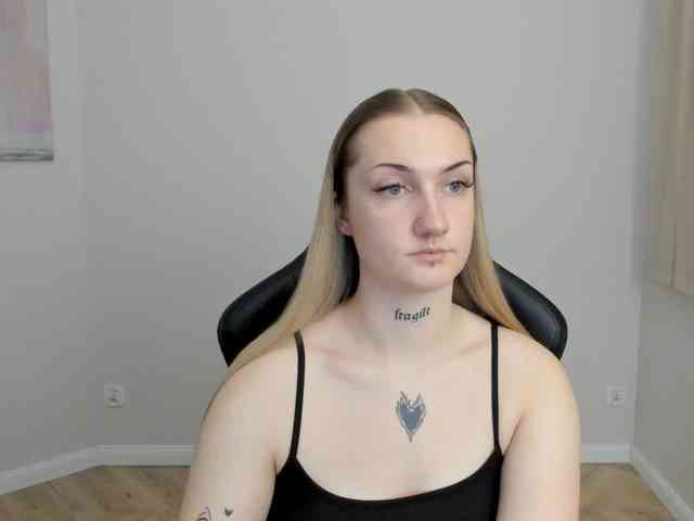 AlexaKisses