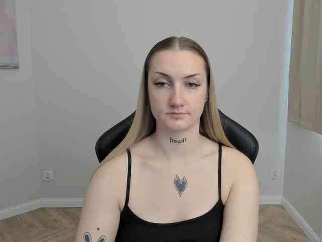 AlexaKisses