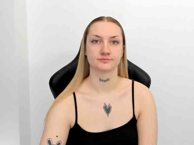 AlexaKisses