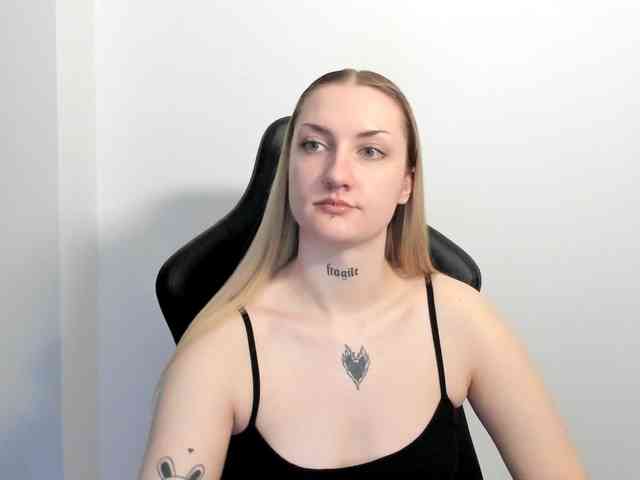 AlexaKisses