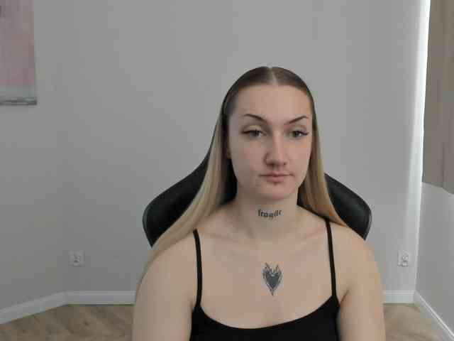 AlexaKisses