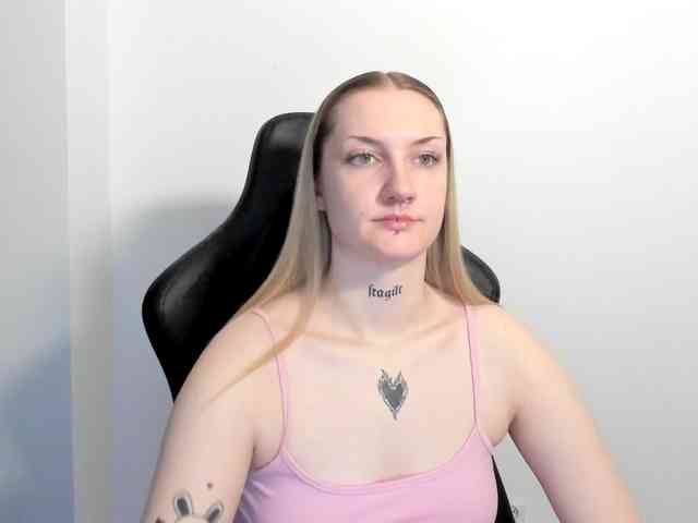 AlexaKisses