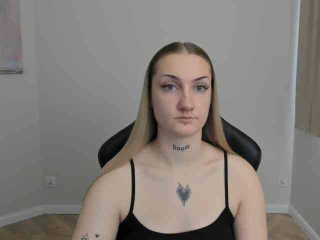 AlexaKisses