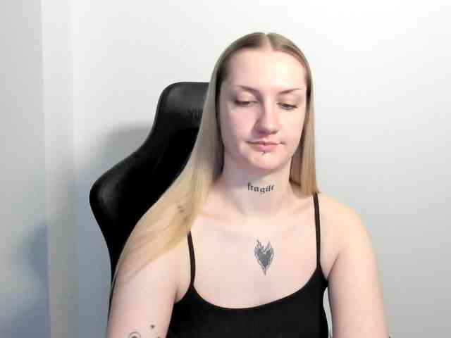 AlexaKisses Live Webcam on BongaCams