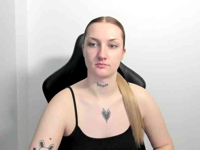 AlexaKisses