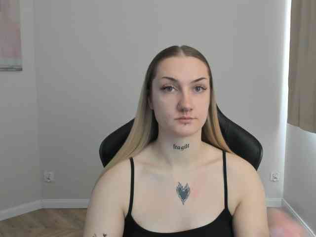 AlexaKisses AlexaKisses