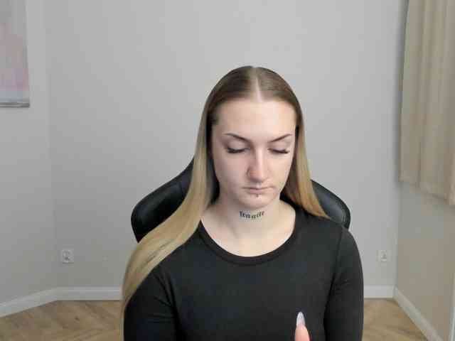 AlexaKisses
