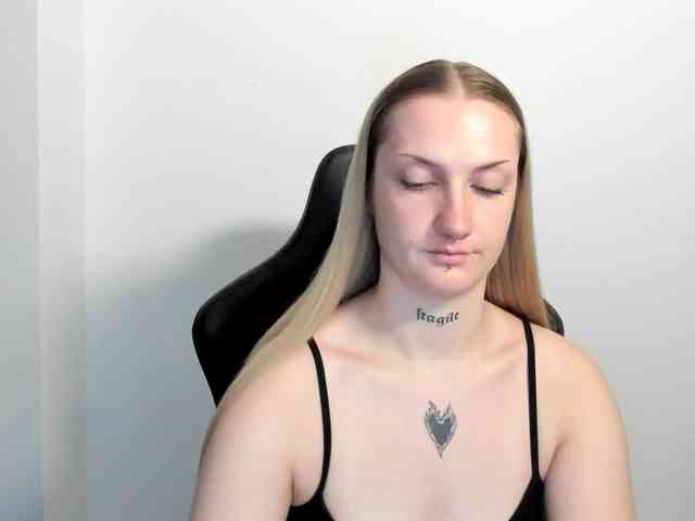 AlexaKisses