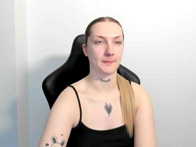 AlexaKisses