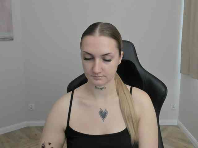 AlexaKisses