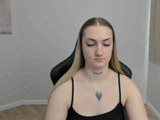 AlexaKisses