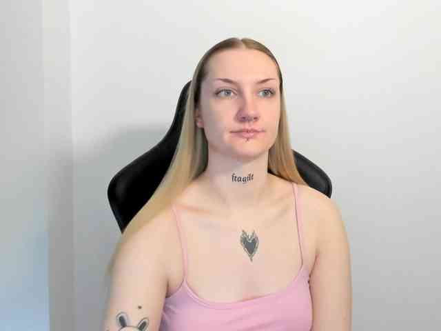 AlexaKisses