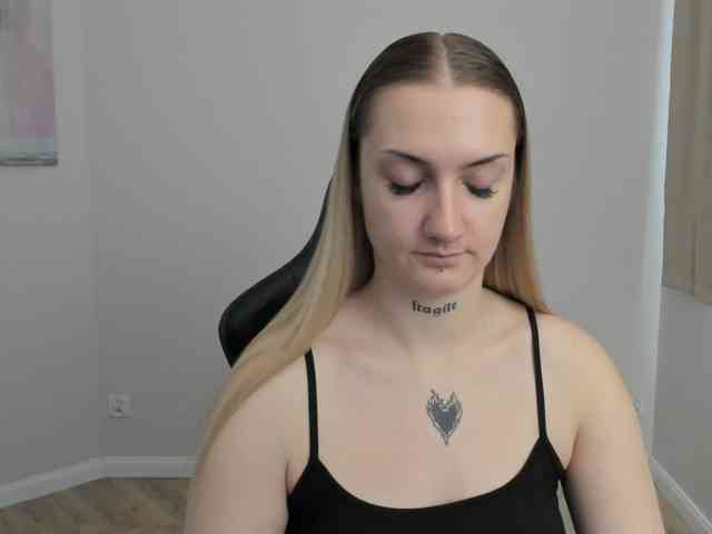 AlexaKisses