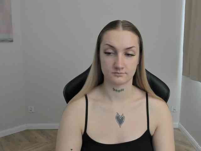 AlexaKisses