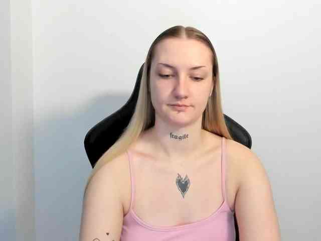 AlexaKisses