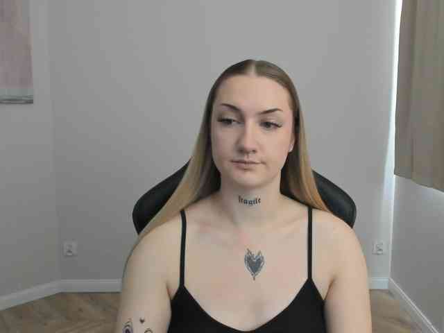 AlexaKisses