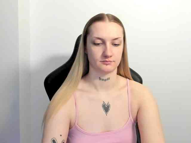 AlexaKisses