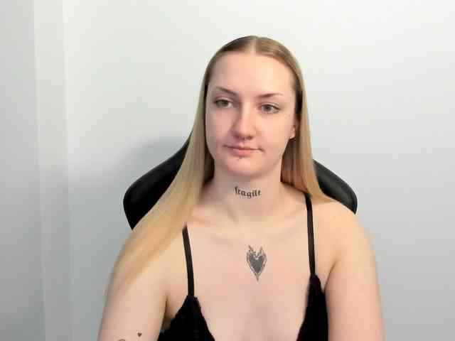 AlexaKisses