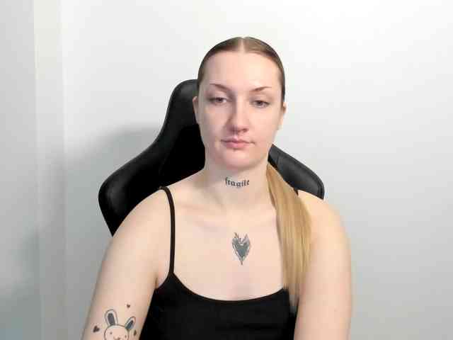 AlexaKisses
