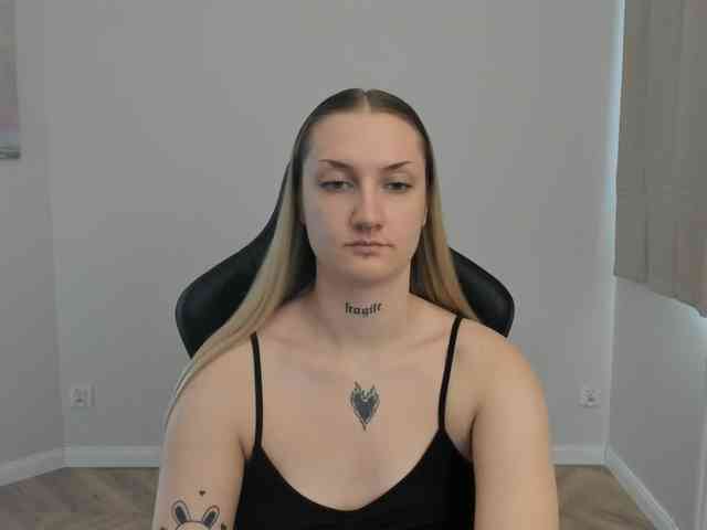 AlexaKisses