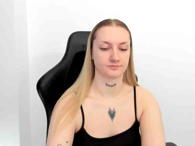 AlexaKisses